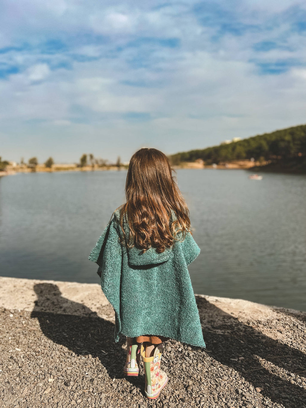 KID HOODED BOUCLE TEDDY PONCHO