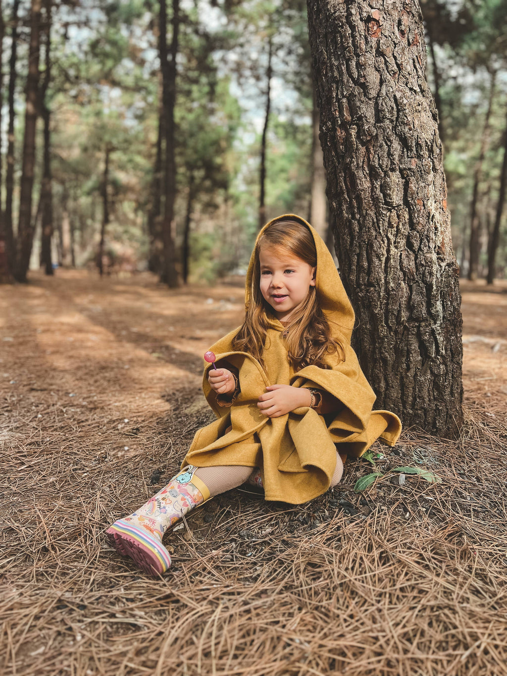 KID HOODED CASHMERE PONCHO