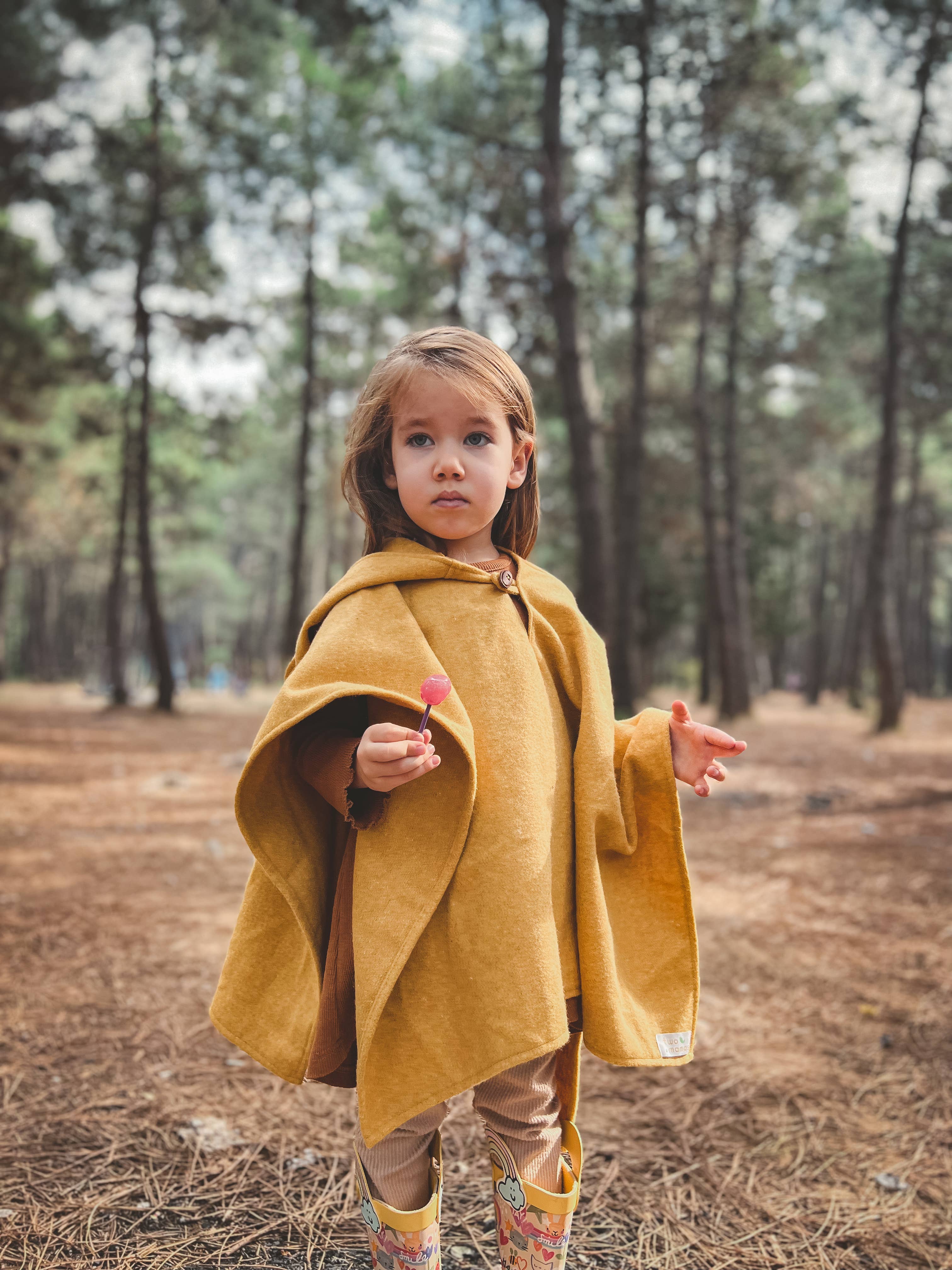 KID HOODED CASHMERE PONCHO