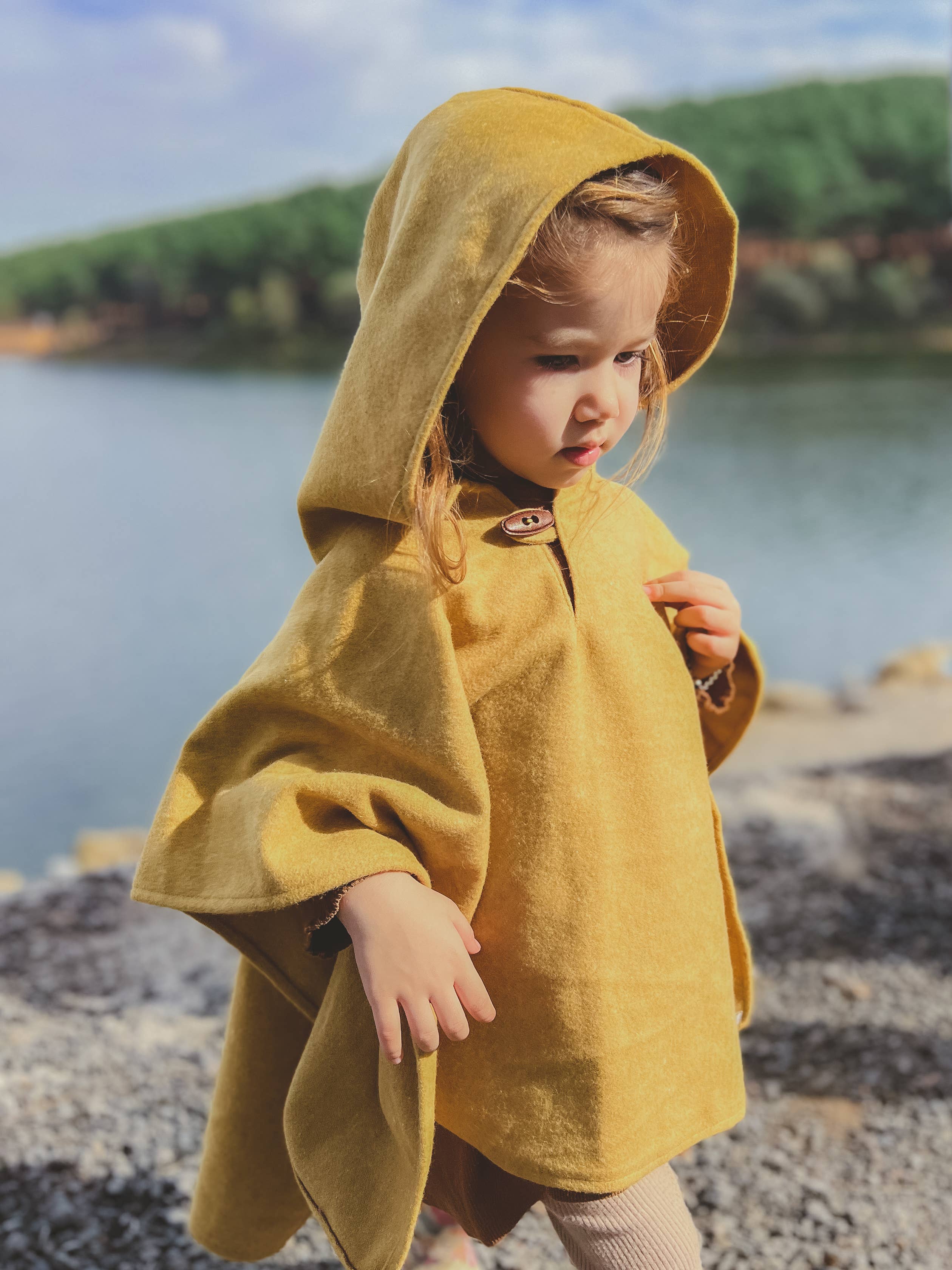 KID HOODED CASHMERE PONCHO