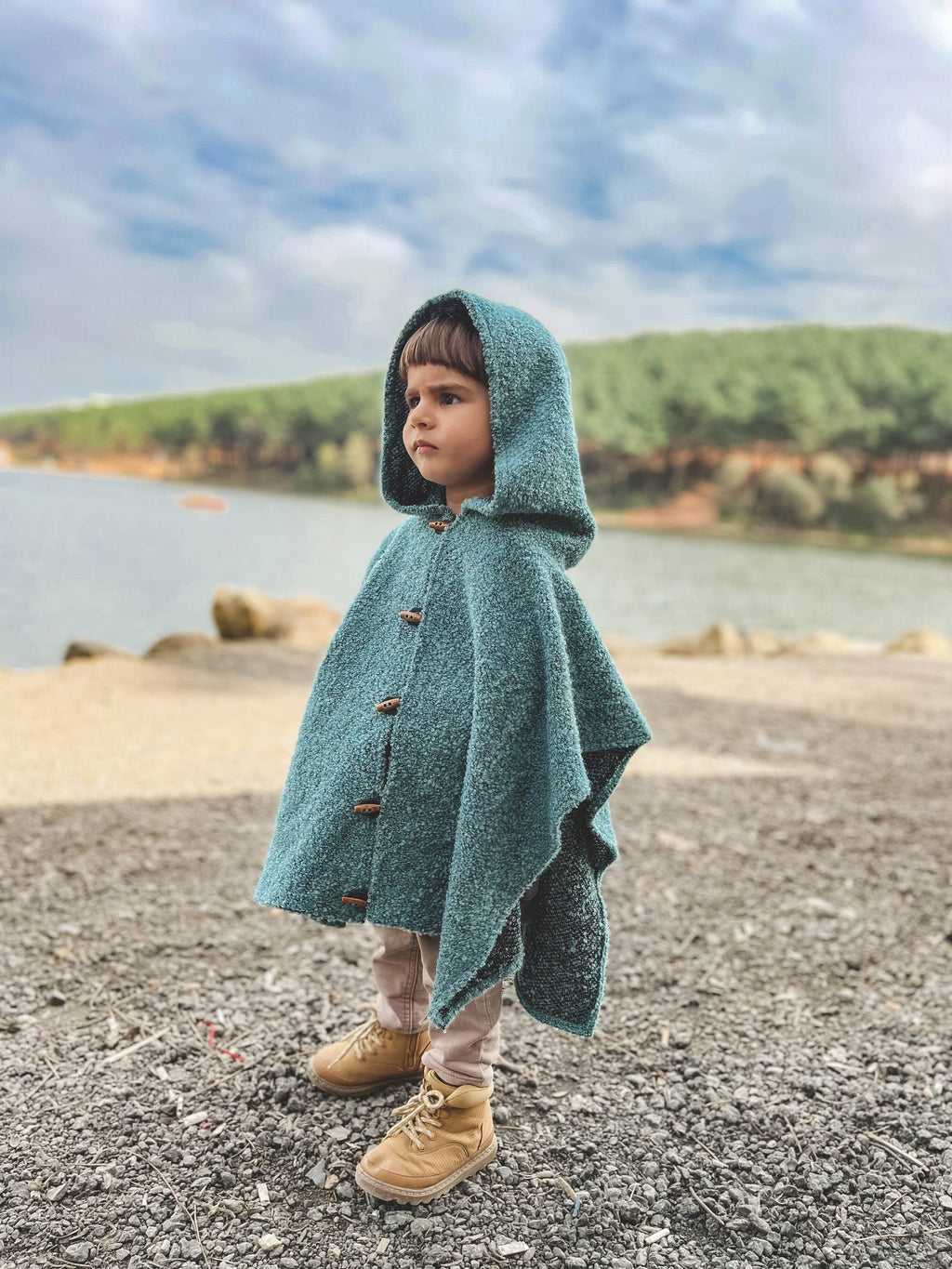 KID HOODED BOUCLE TEDDY PONCHO